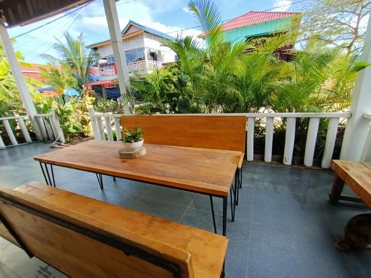 Sam'S Guesthouse M'Pai Bay Koh Rong Sanloem Exterior foto